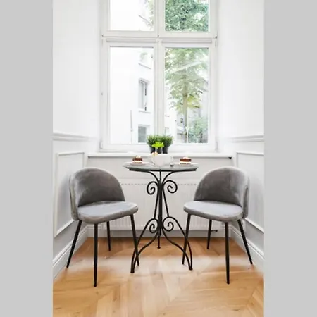 Househost I: Studencka Street * Kraków